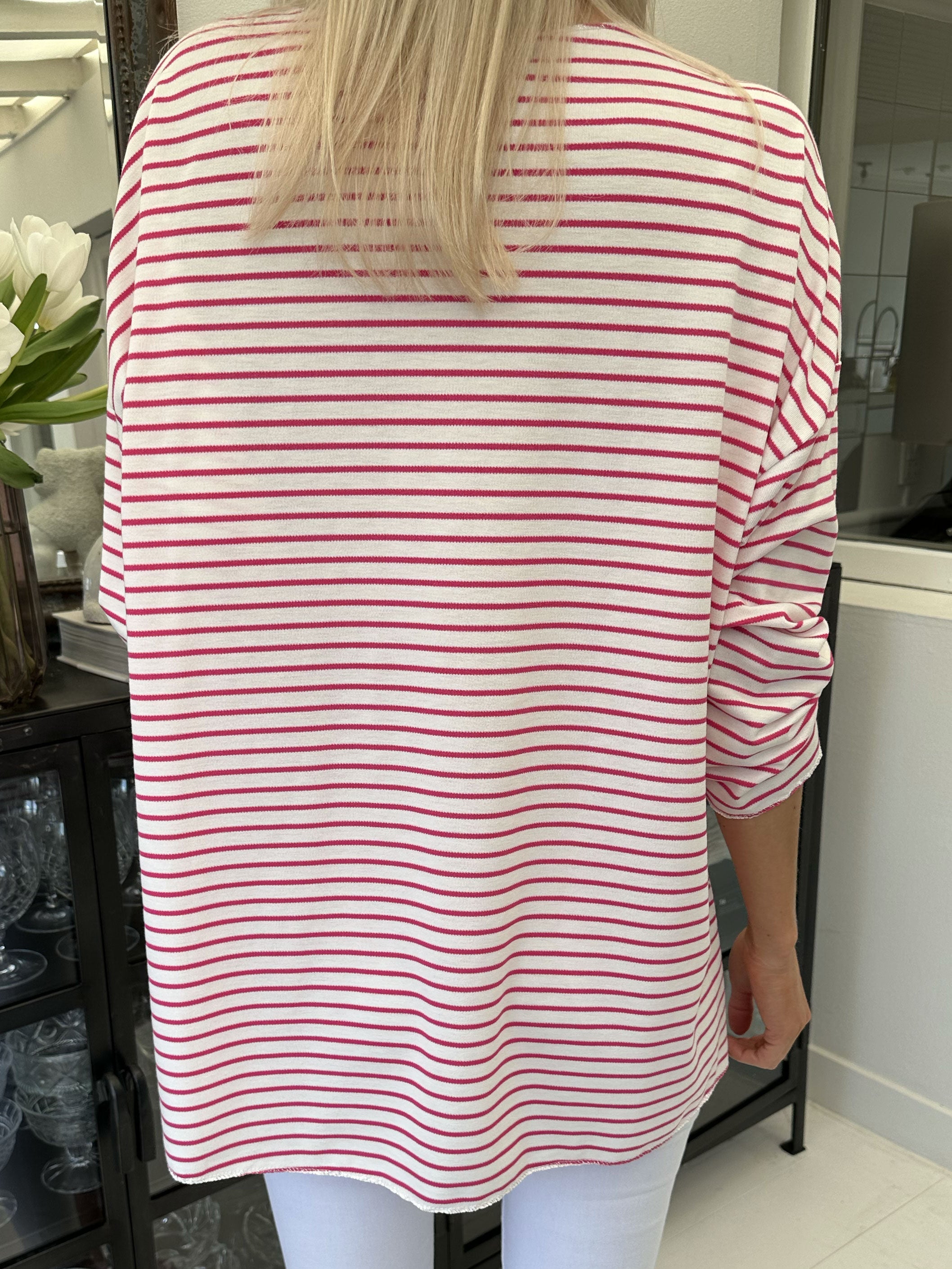 Stripe - Hvid blød bluse med tynde striber